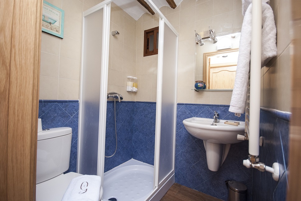 Vivienda Uso Turístico Los Garriolos - Planta Inferior - Baño Habitación doble